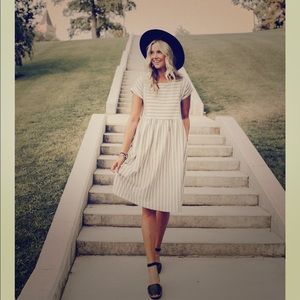 Roolee Mom Micah gray striped dress medium